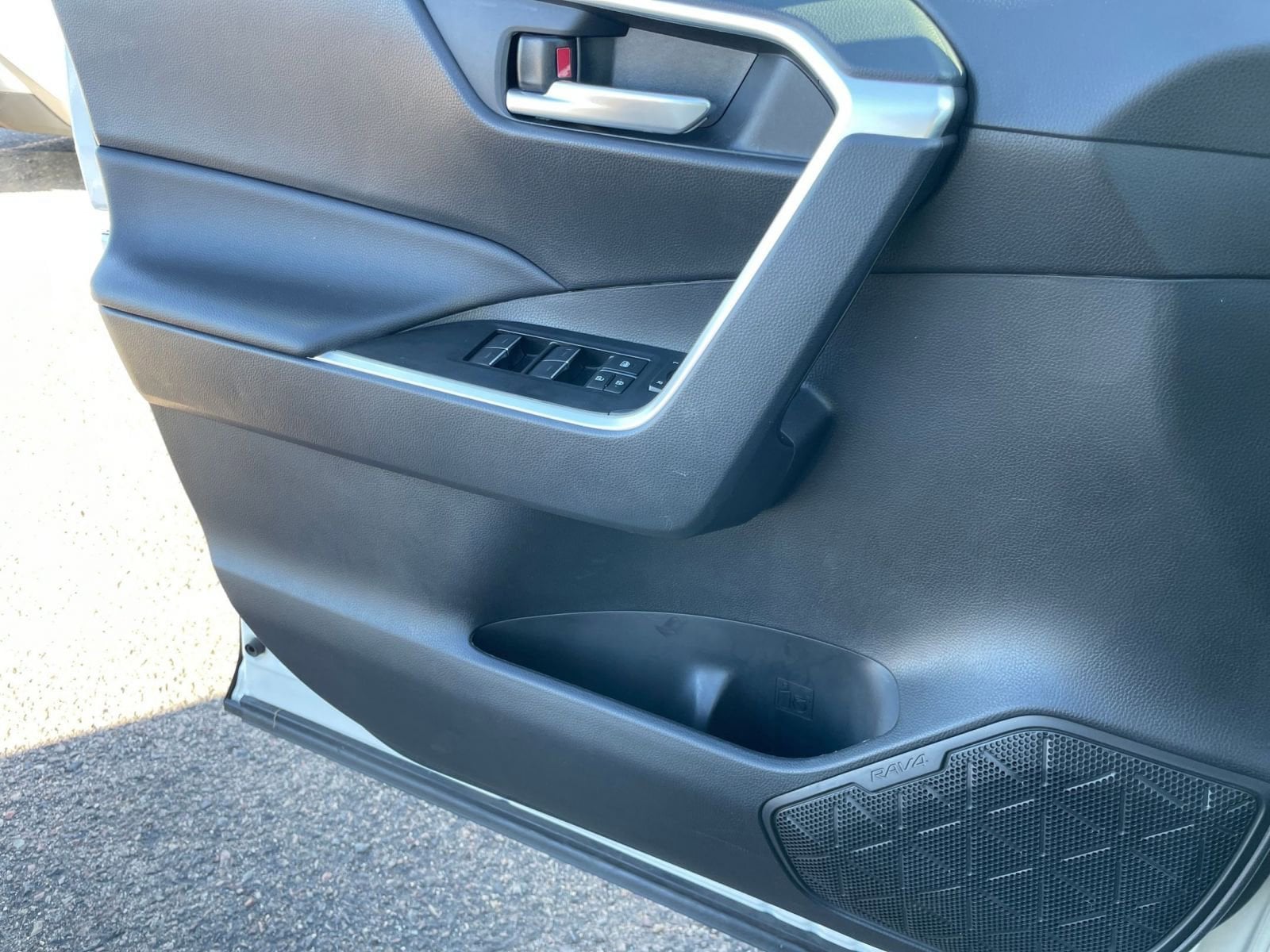 Thumbnail: 2025 Toyota RAV4 - 20