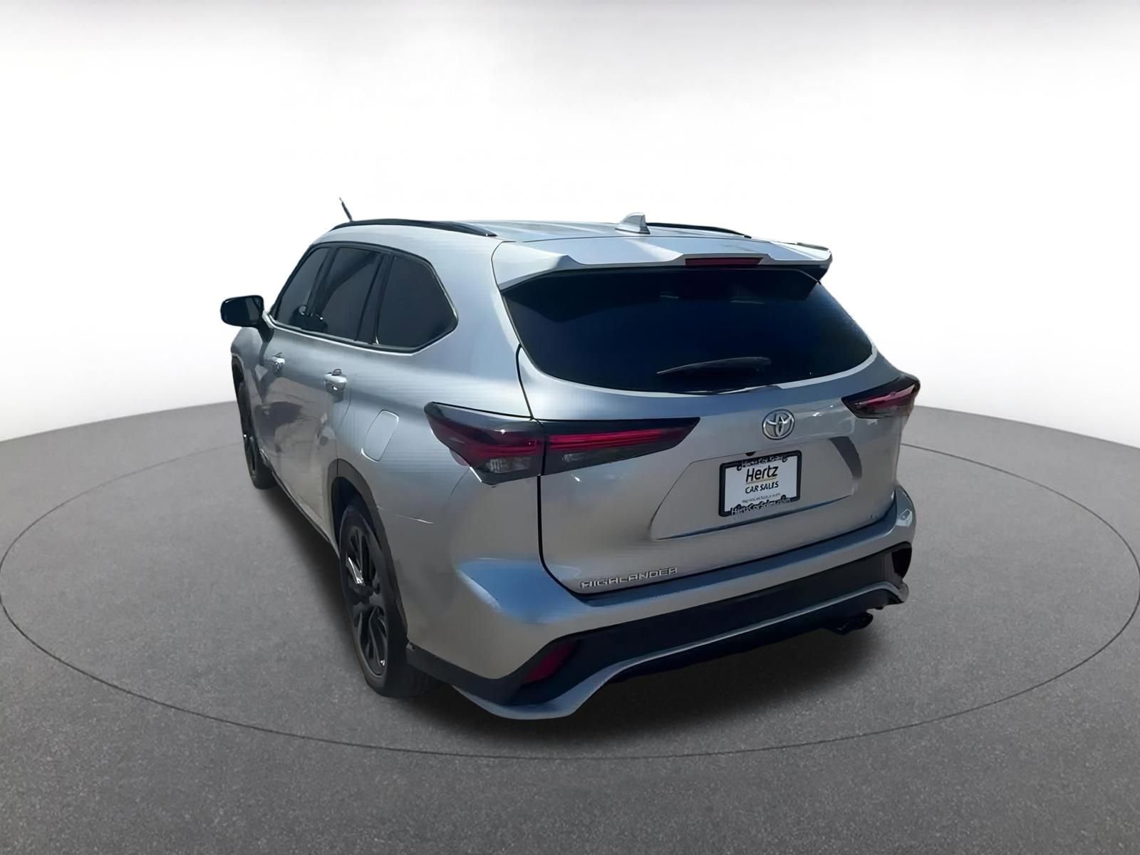 Thumbnail: 2024 Toyota Highlander - 11