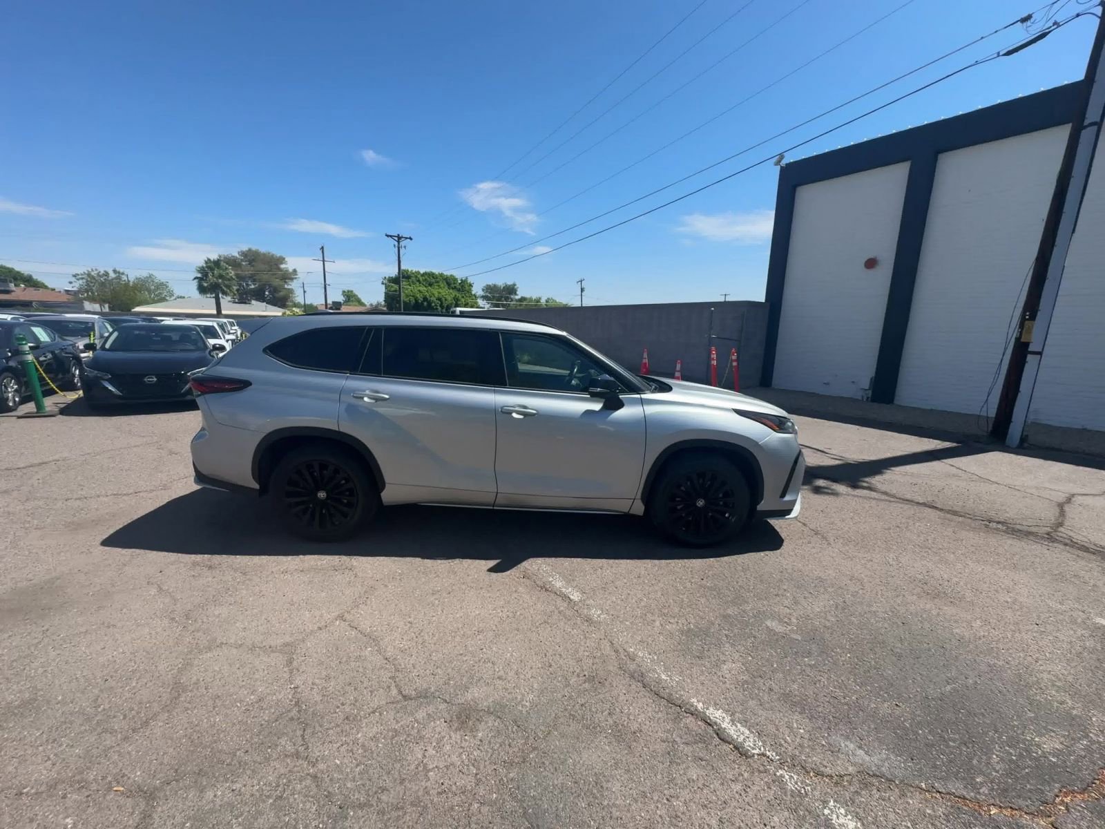 Thumbnail: 2024 Toyota Highlander - 16