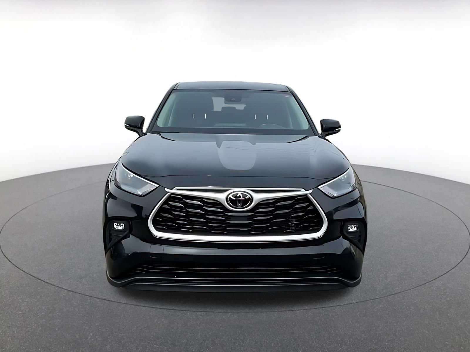 Thumbnail: 2025 Toyota Highlander - 4