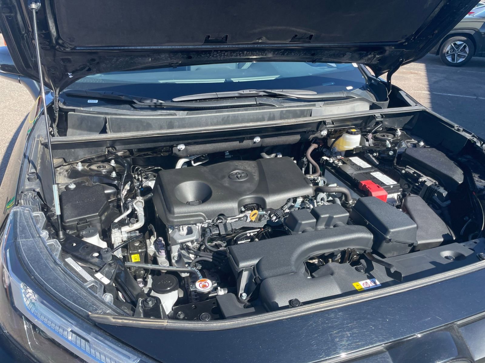 Thumbnail: 2025 Toyota RAV4 - 32