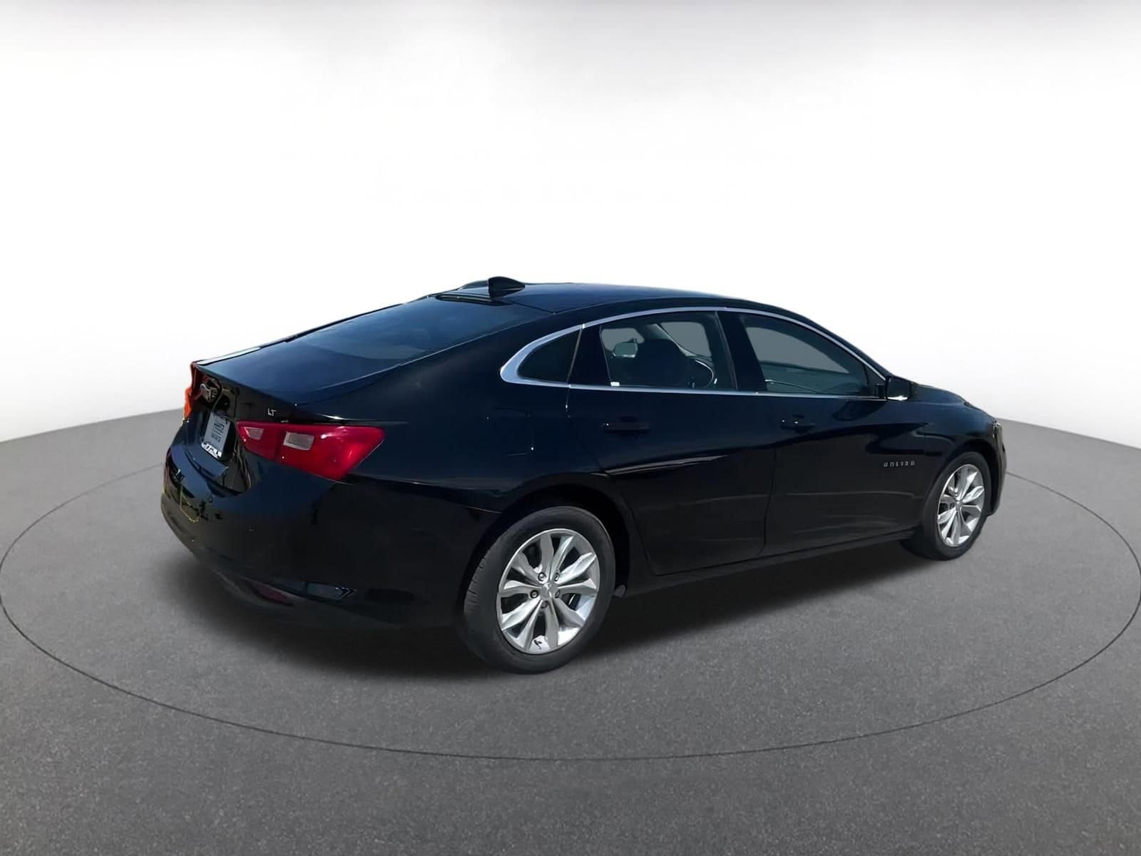 Thumbnail: 2024 Chevrolet Malibu - 15