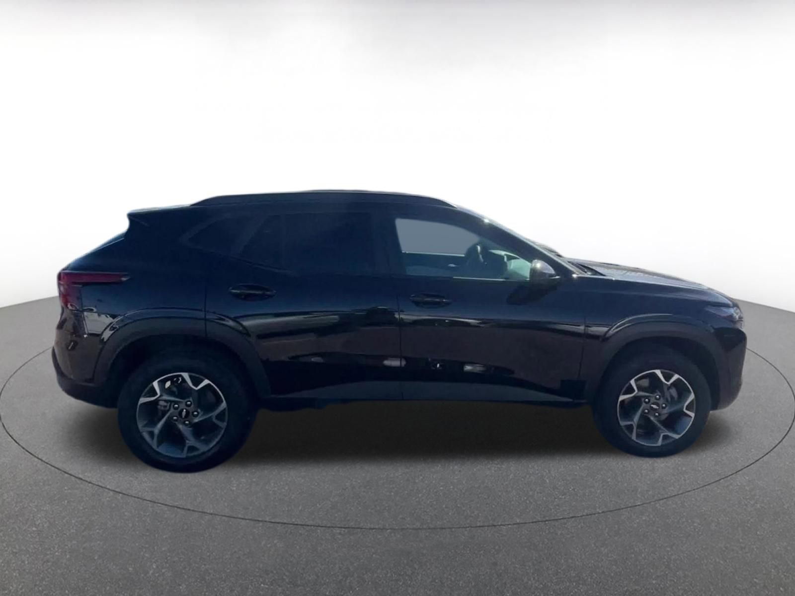 Thumbnail: 2025 Chevrolet Trax - 16