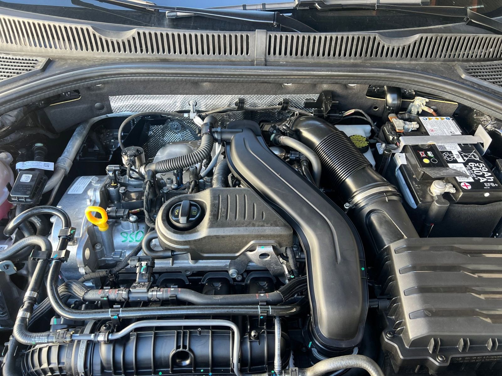 Thumbnail: 2025 Volkswagen Jetta - 32