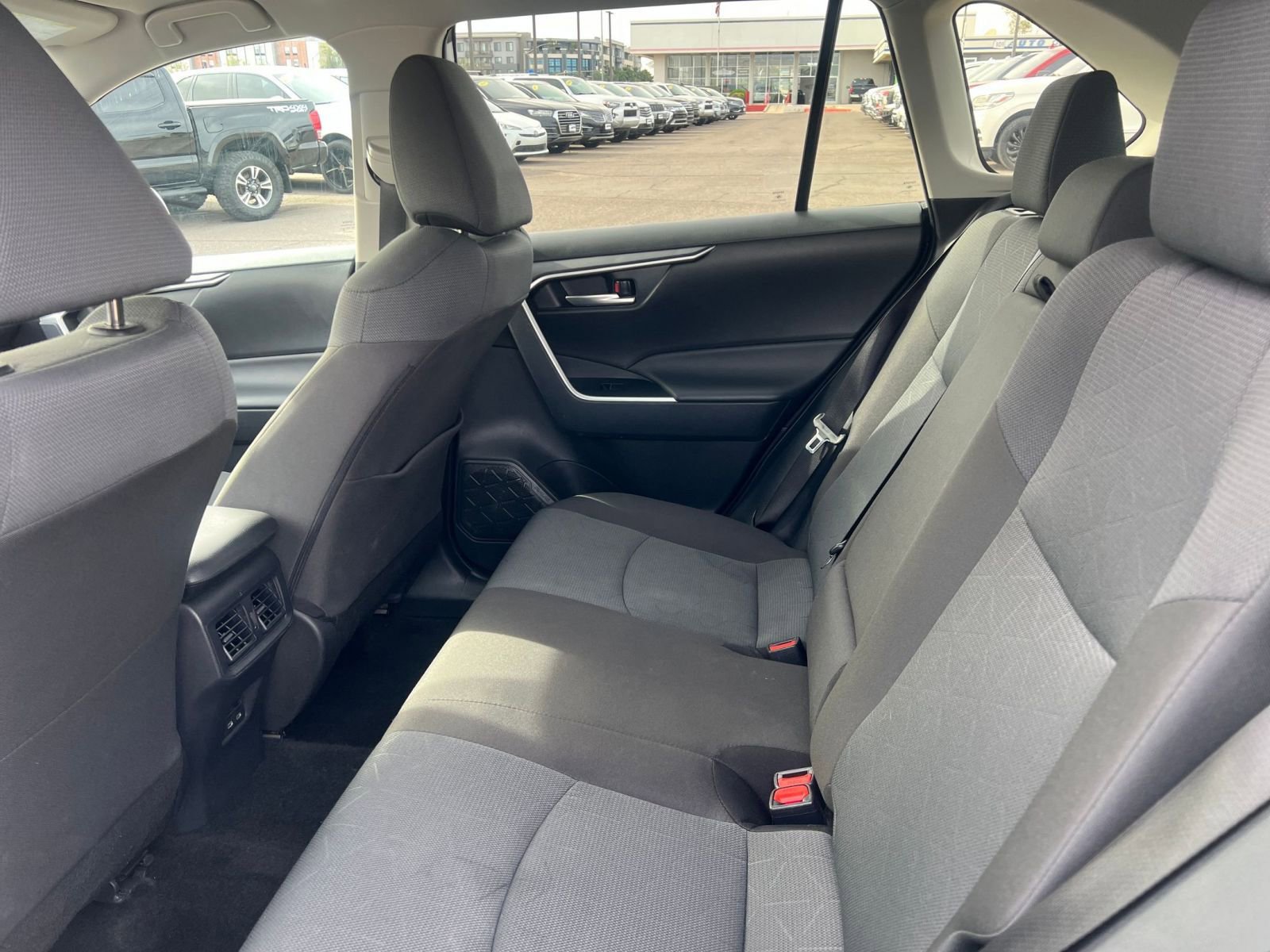 Thumbnail: 2025 Toyota RAV4 - 25