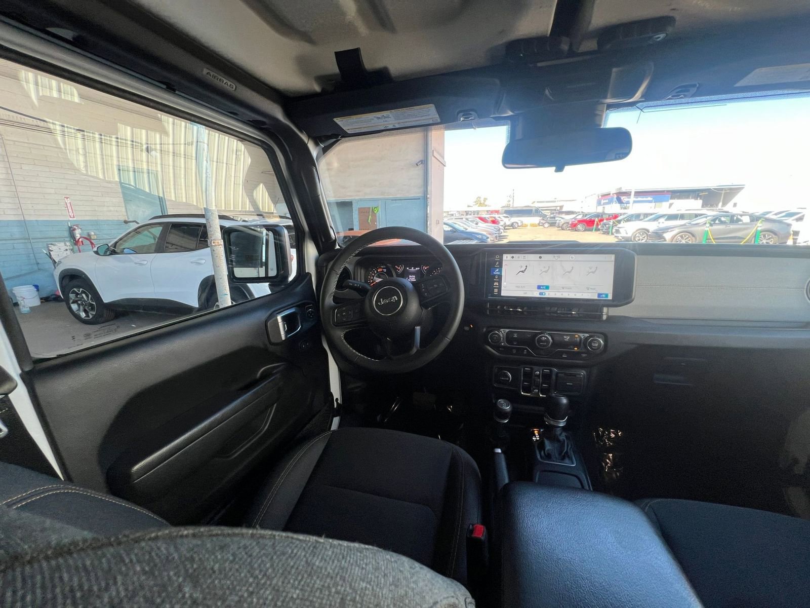Thumbnail: 2025 Jeep Wrangler - 34