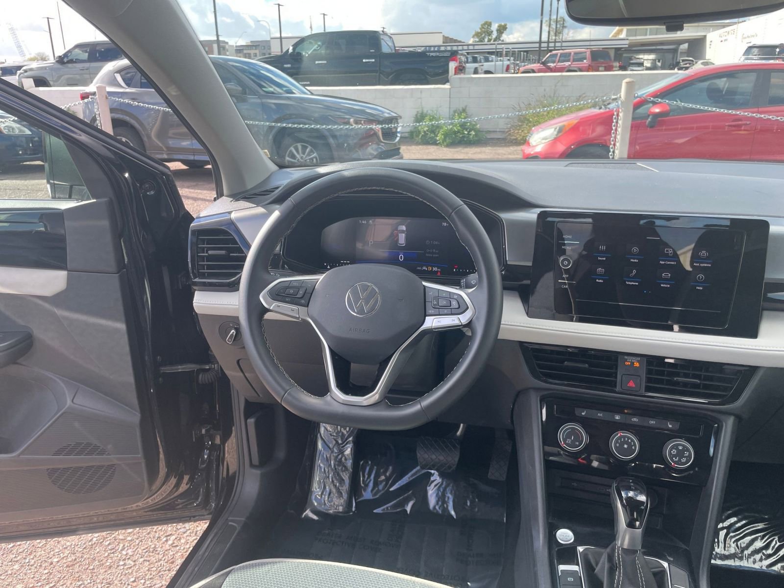 Thumbnail: 2025 Volkswagen Taos - 32