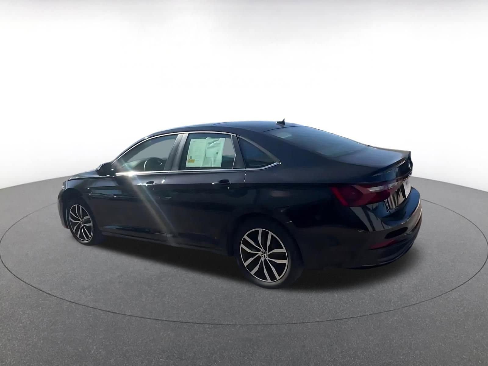 Thumbnail: 2025 Volkswagen Jetta - 10