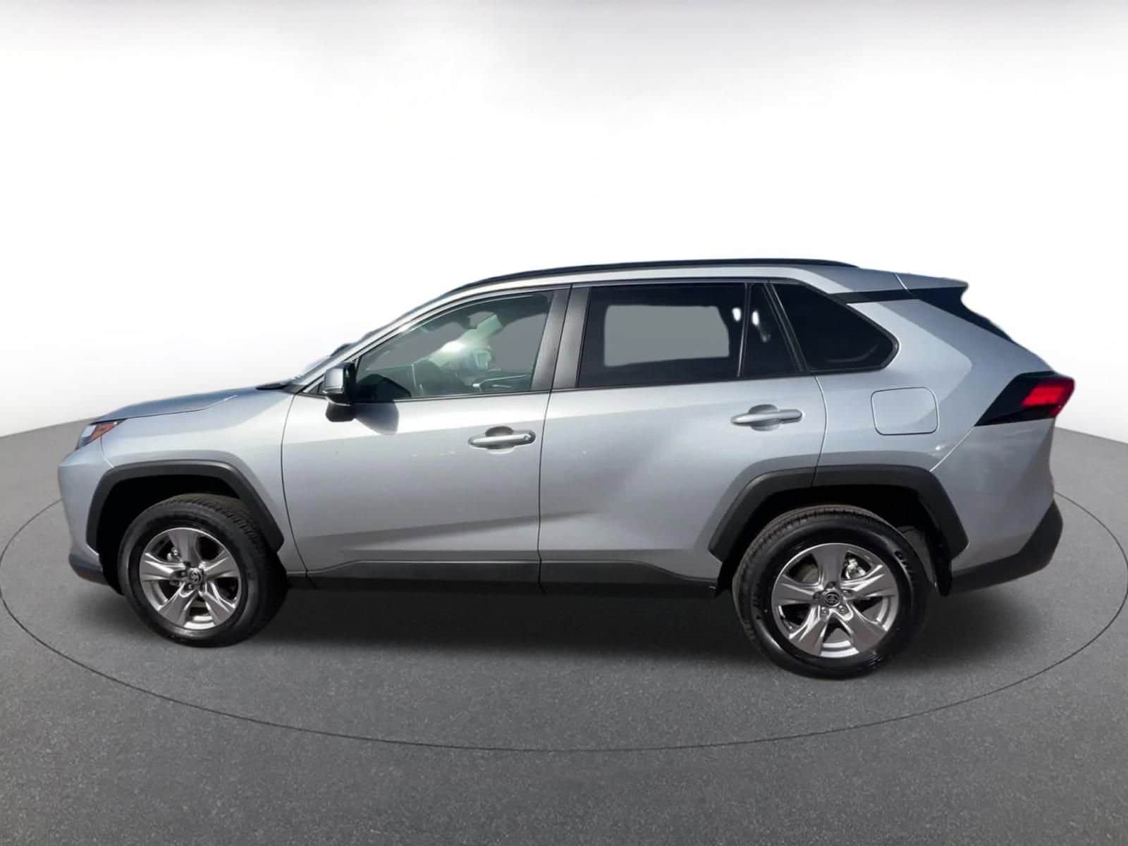 Thumbnail: 2025 Toyota RAV4 - 9