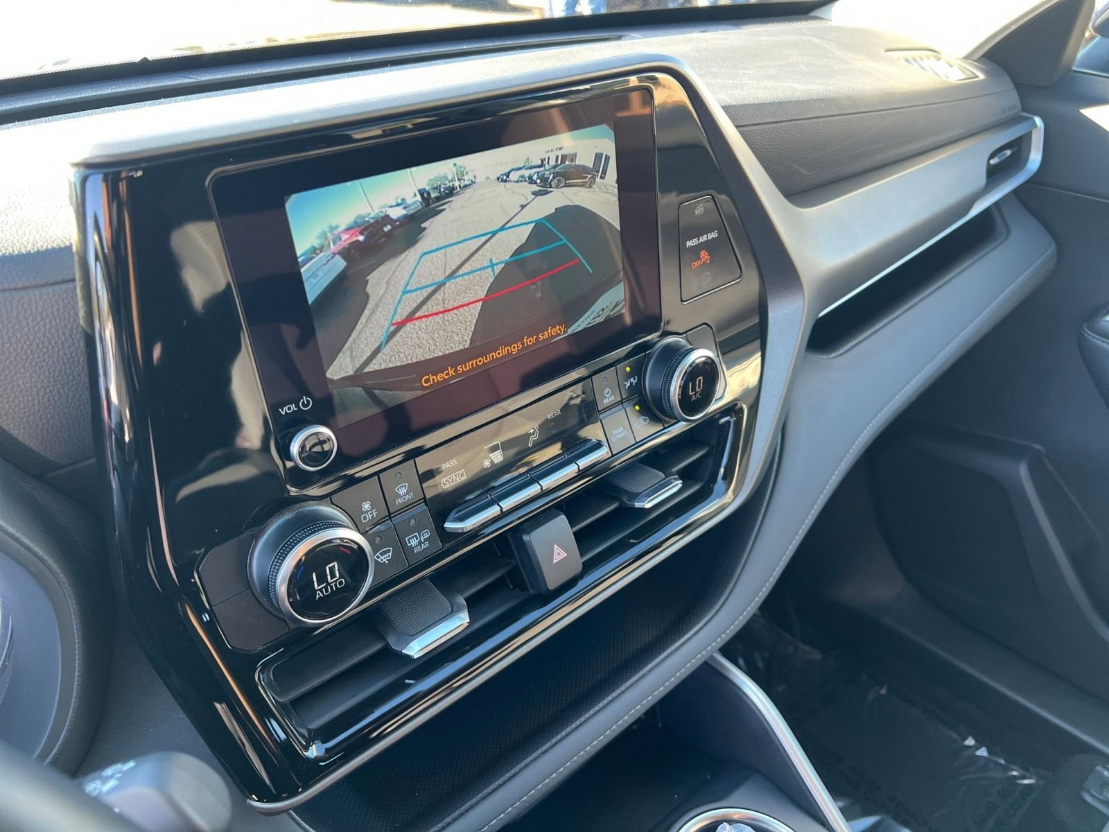 Thumbnail: 2025 Toyota Highlander - 27