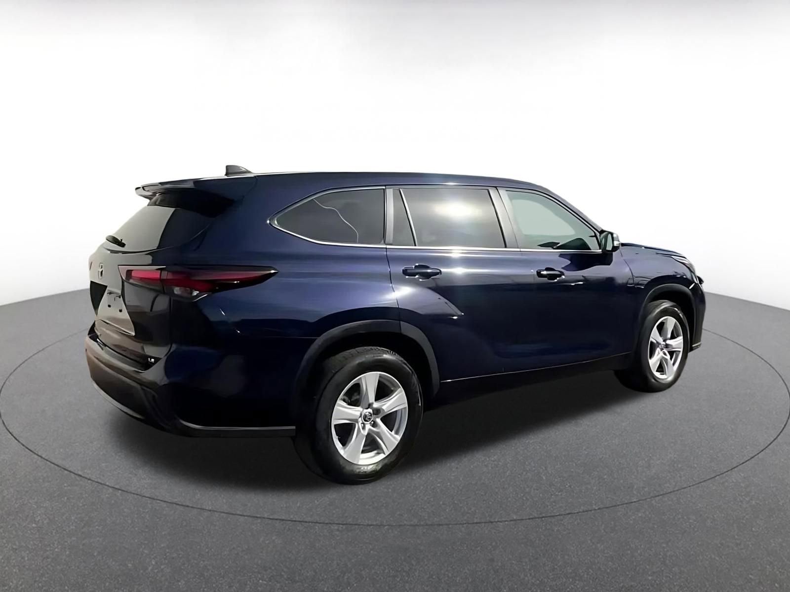 Thumbnail: 2025 Toyota Highlander - 15