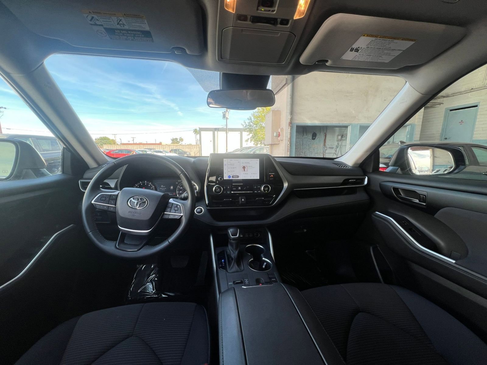 Thumbnail: 2025 Toyota Highlander - 35