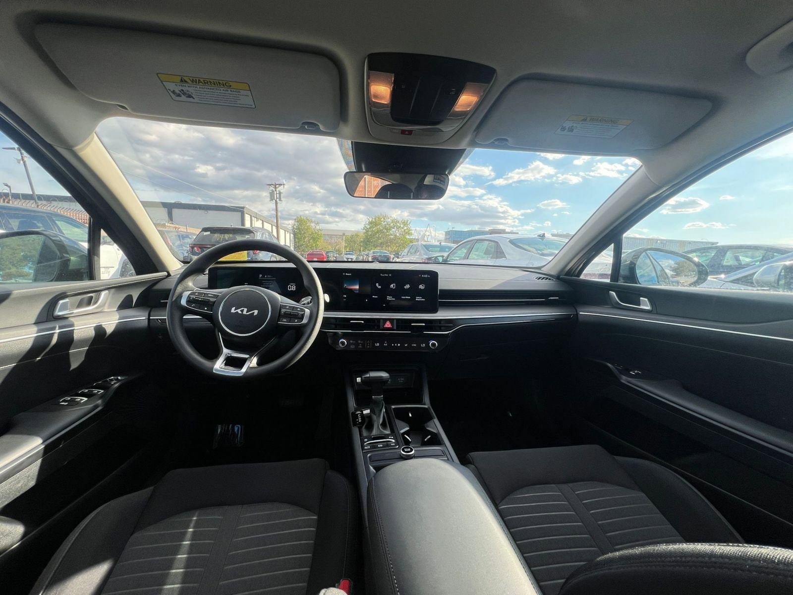 Thumbnail: 2025 Kia K5 - 33