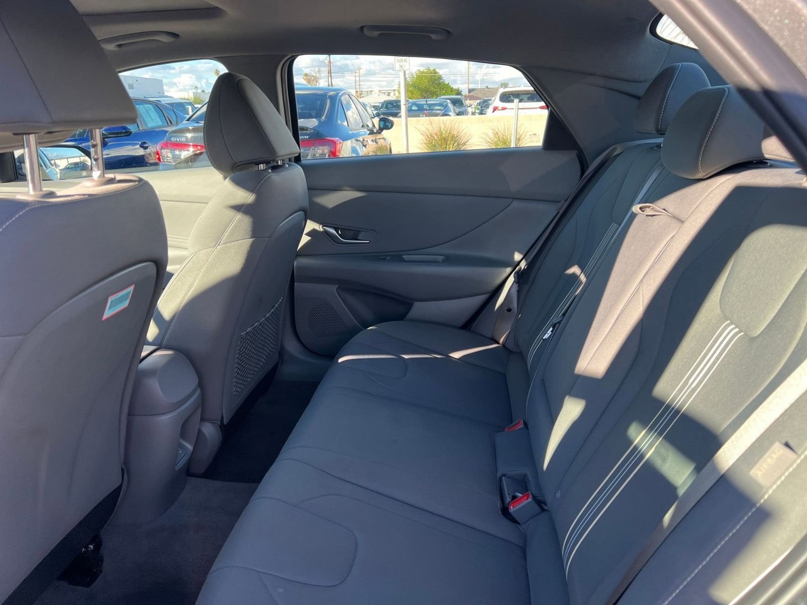 Thumbnail: 2025 Hyundai Elantra - 25