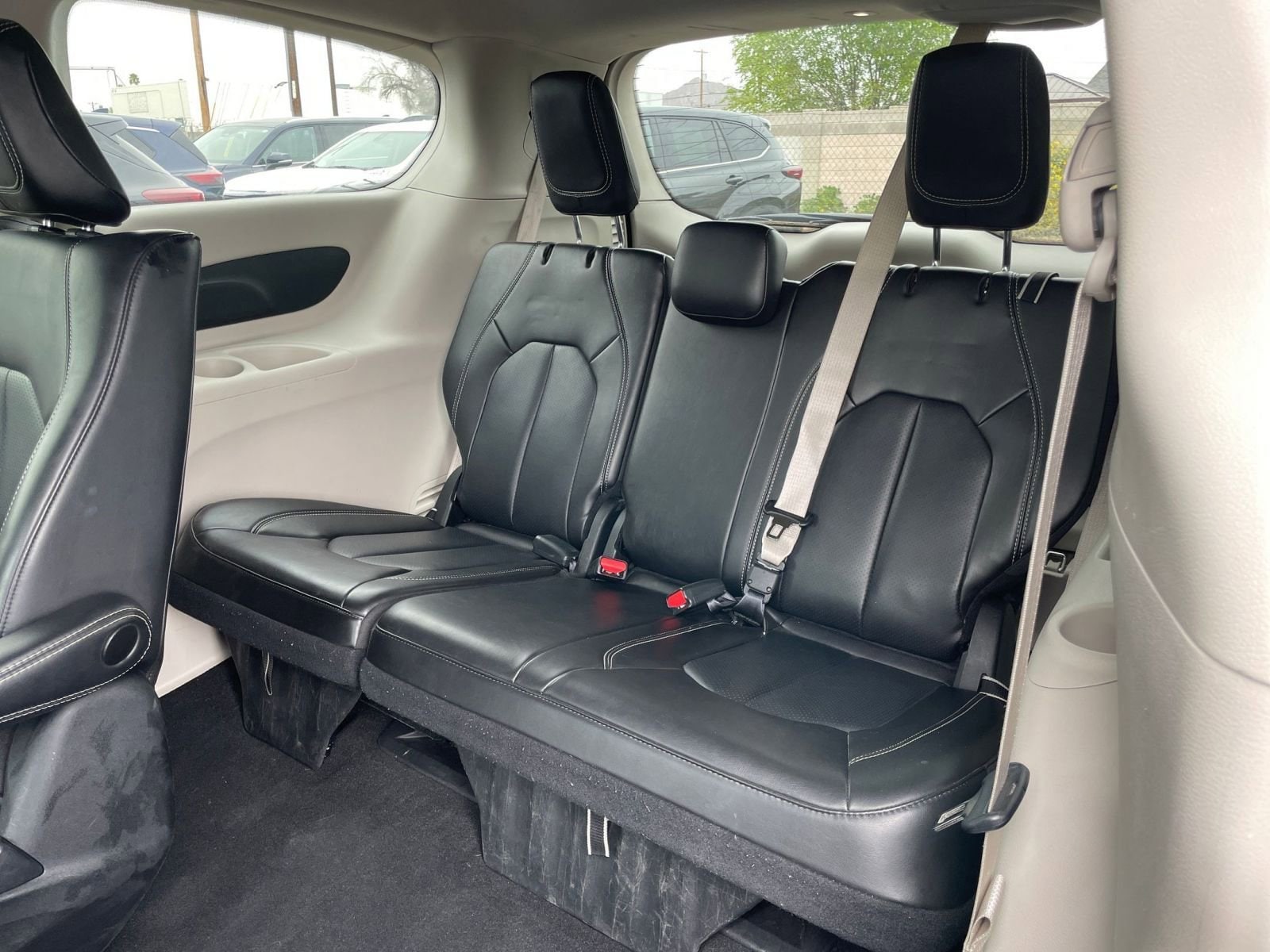 Thumbnail: 2023 Chrysler Pacifica - 31