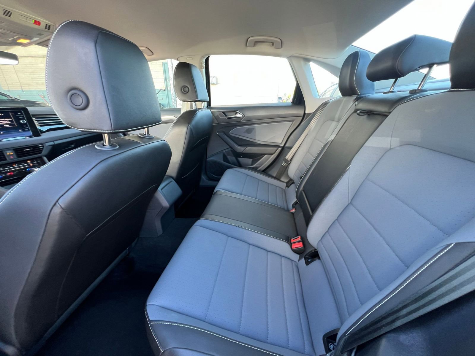 Thumbnail: 2025 Volkswagen Jetta - 25