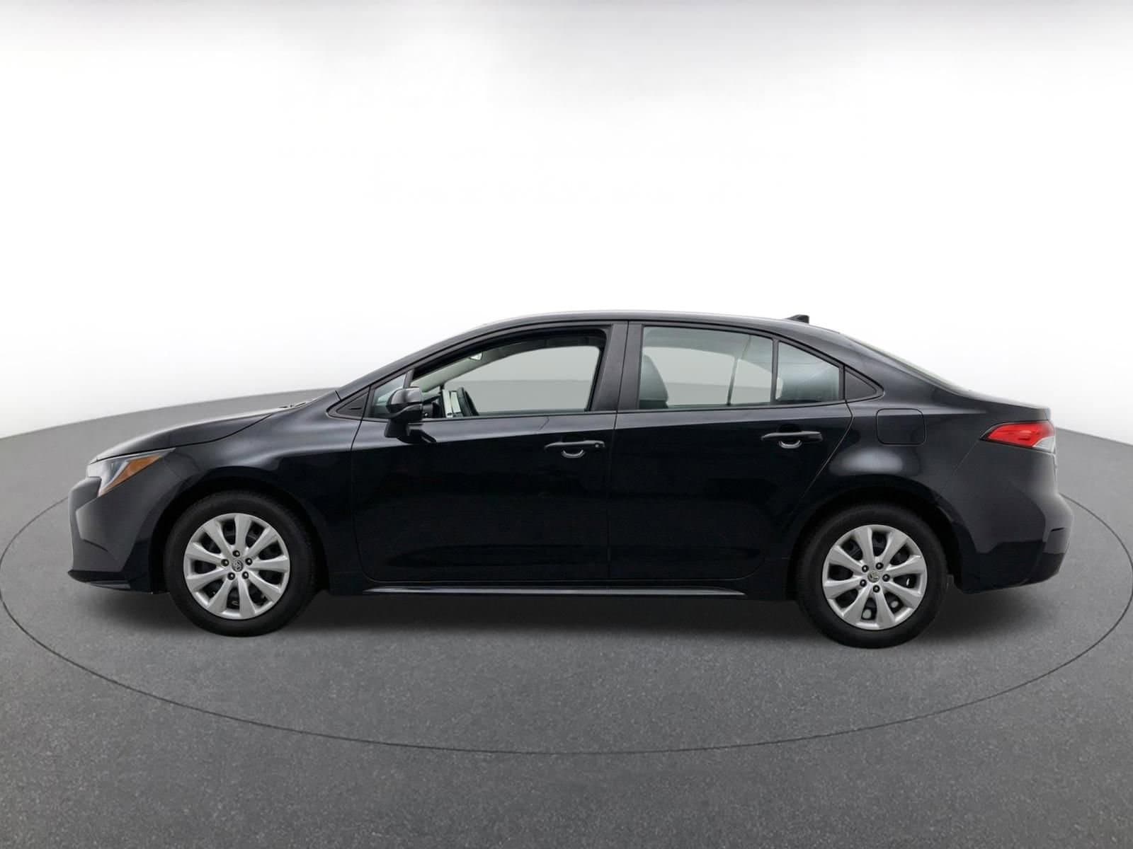 Thumbnail: 2025 Toyota Corolla - 4