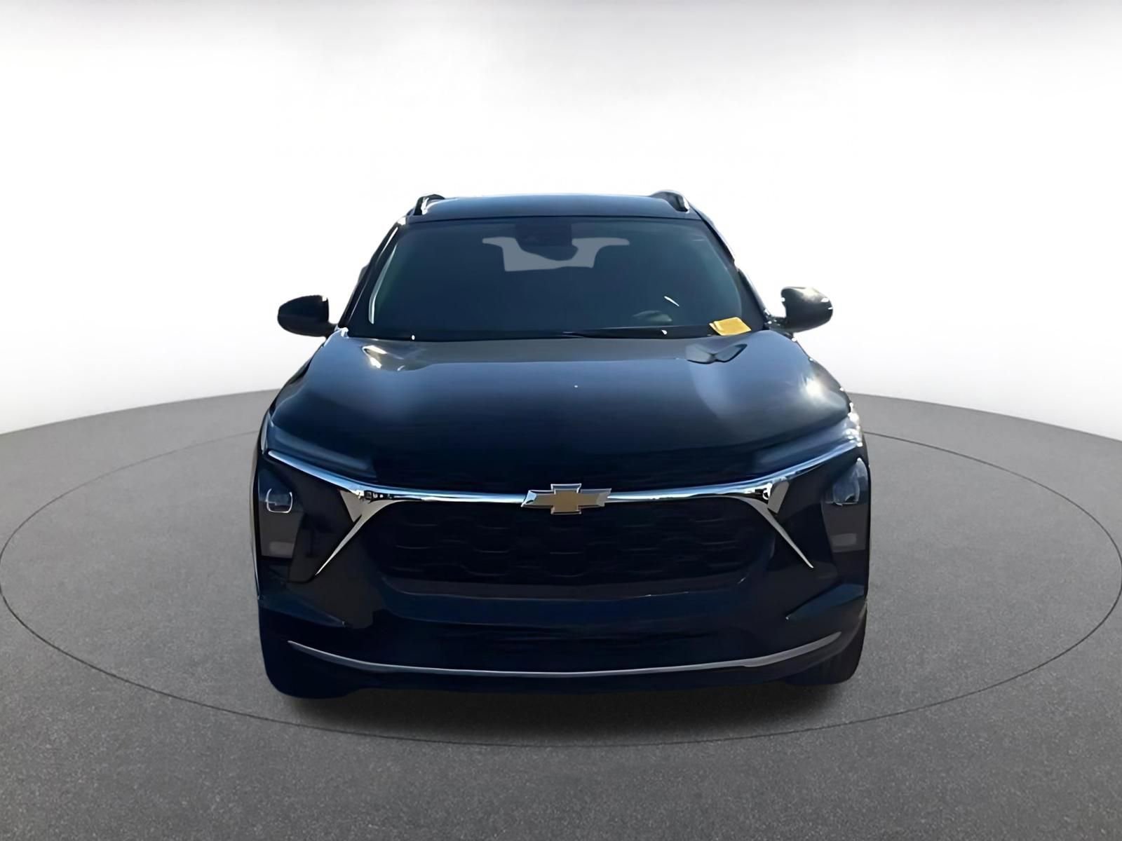 Thumbnail: 2025 Chevrolet Trax - 4