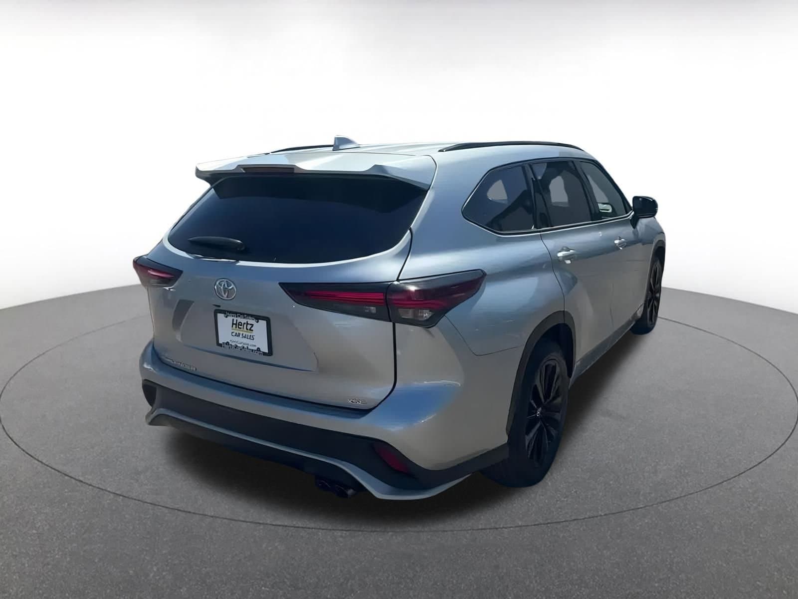 Thumbnail: 2024 Toyota Highlander - 14