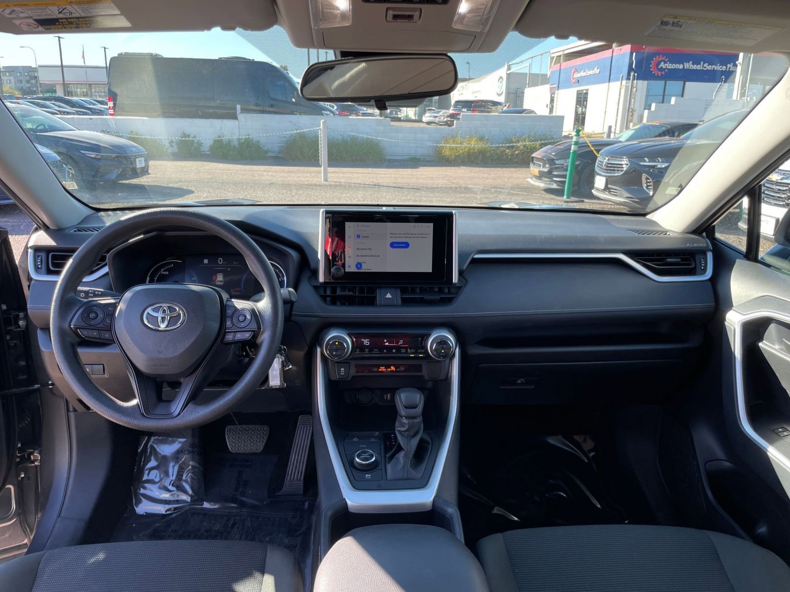 Thumbnail: 2025 Toyota RAV4 - 32