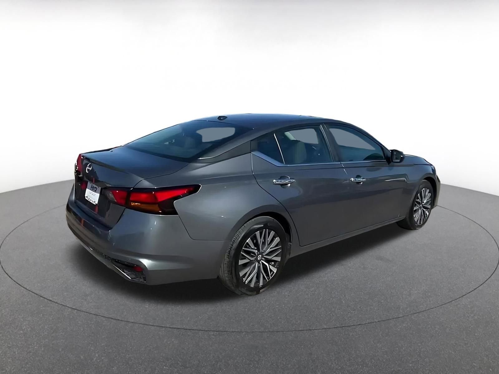 Thumbnail: 2025 Nissan Altima - 15