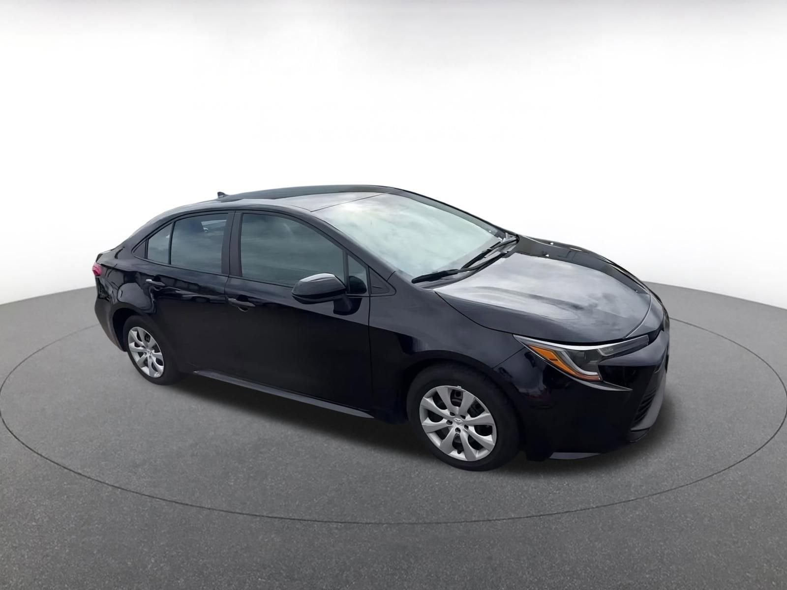 Thumbnail: 2025 Toyota Corolla - 2