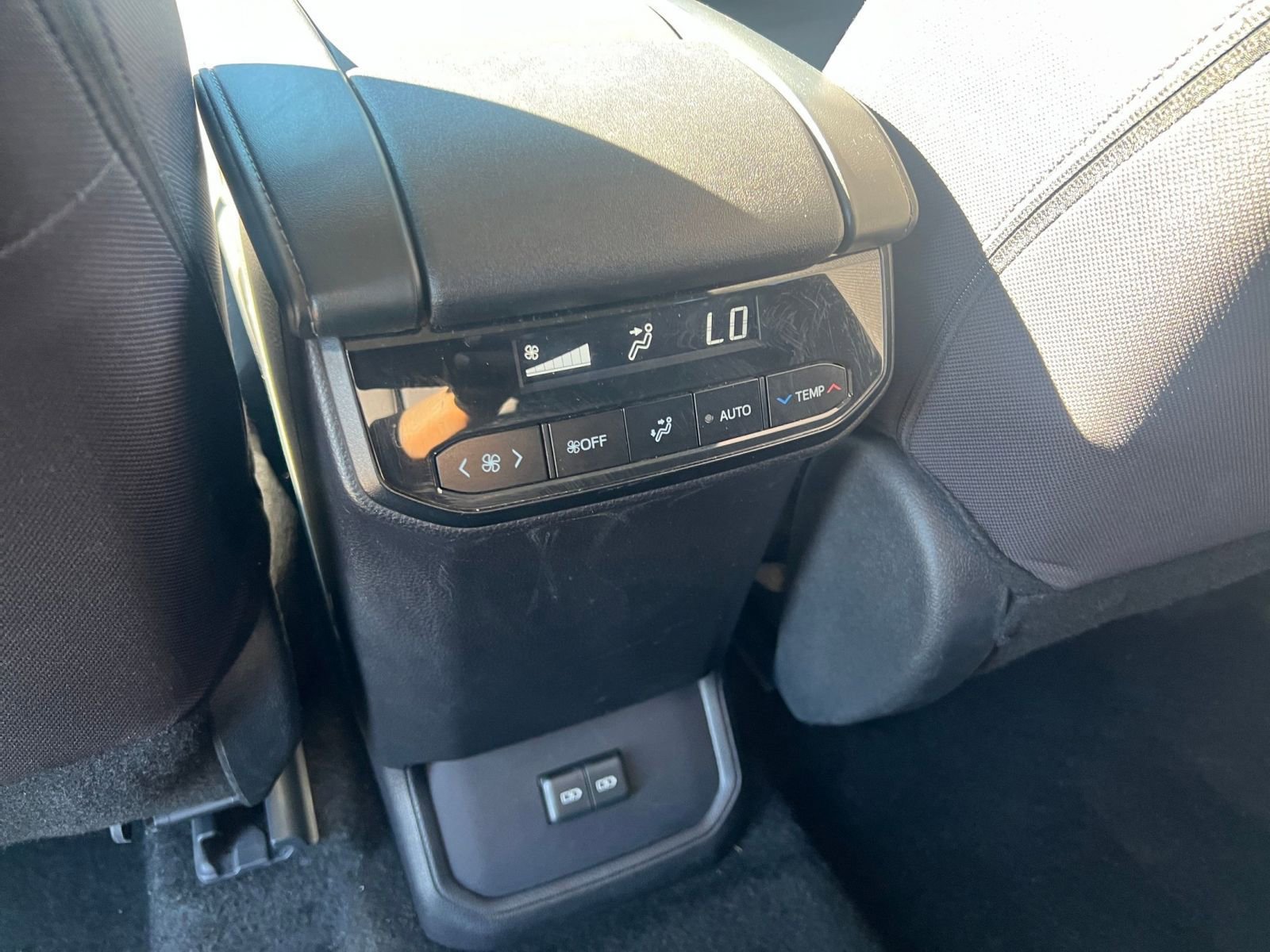 Thumbnail: 2025 Toyota Highlander - 27