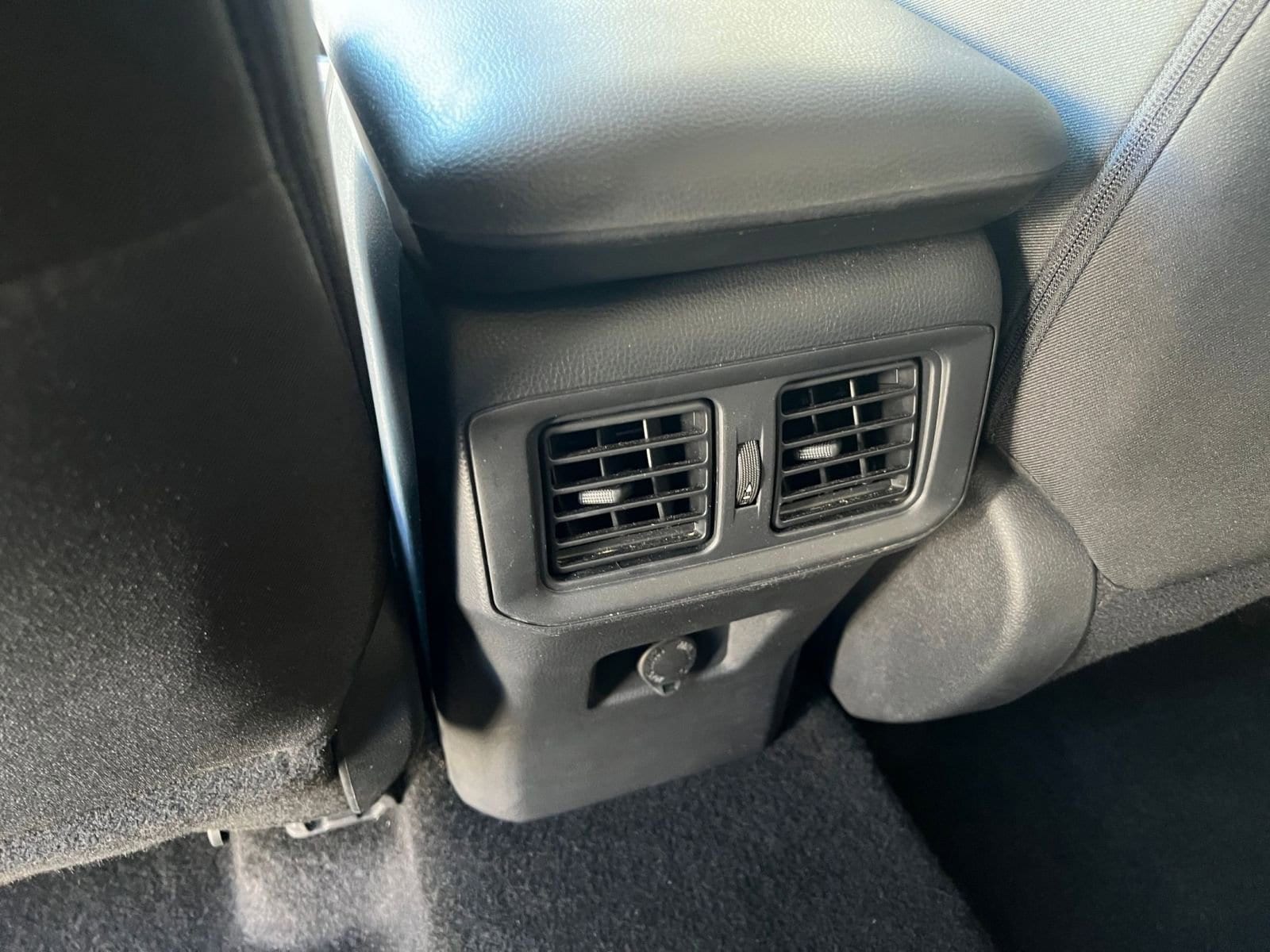 Thumbnail: 2025 Toyota RAV4 - 24