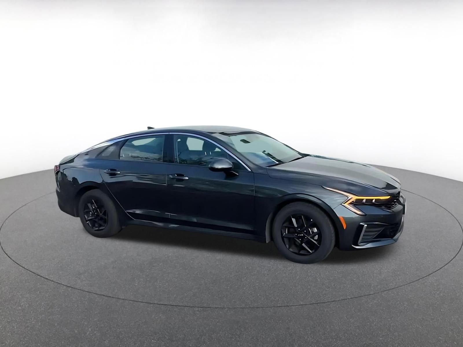 Thumbnail: 2025 Kia K5 - 2