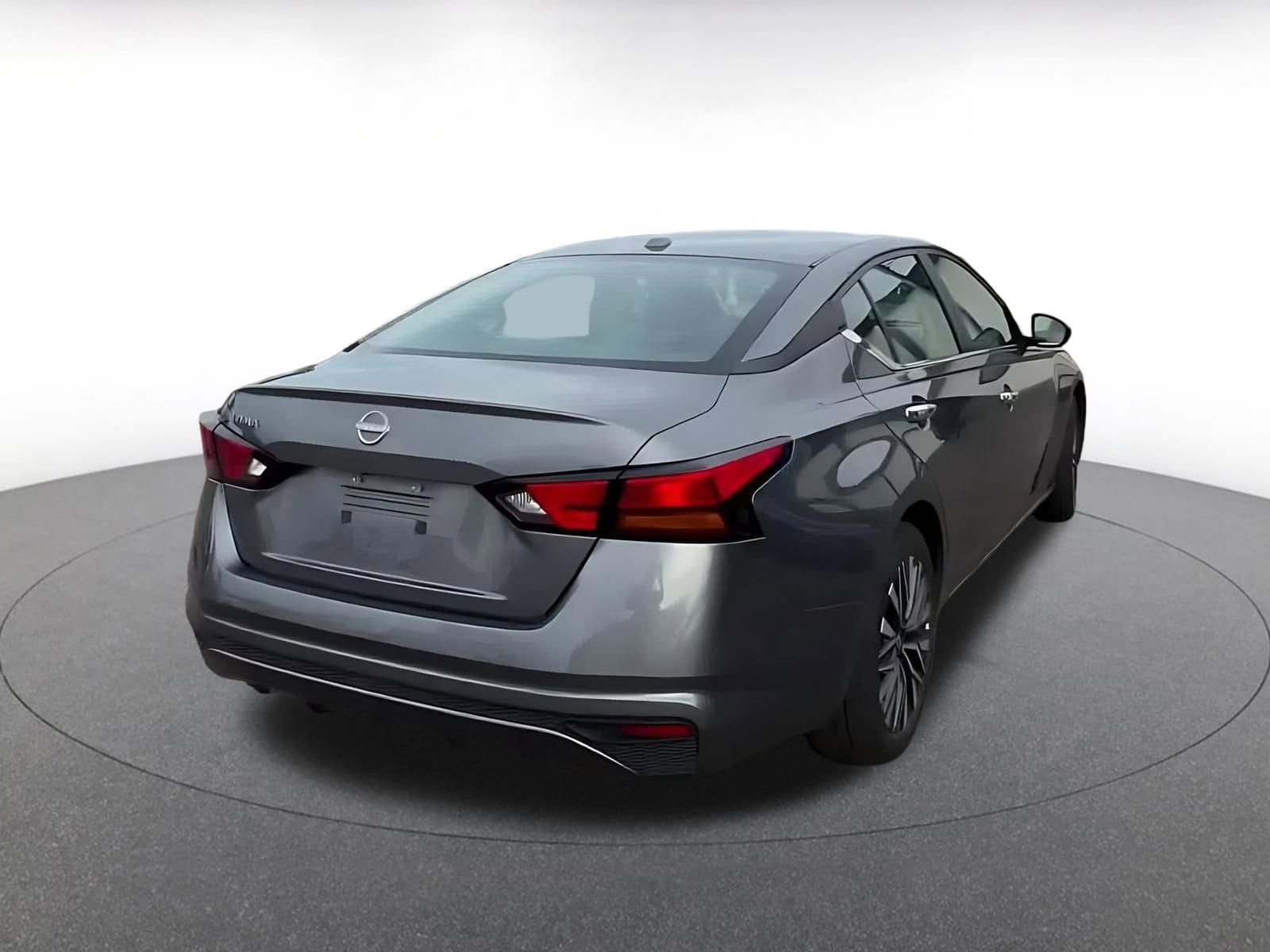Thumbnail: 2025 Nissan Altima - 14