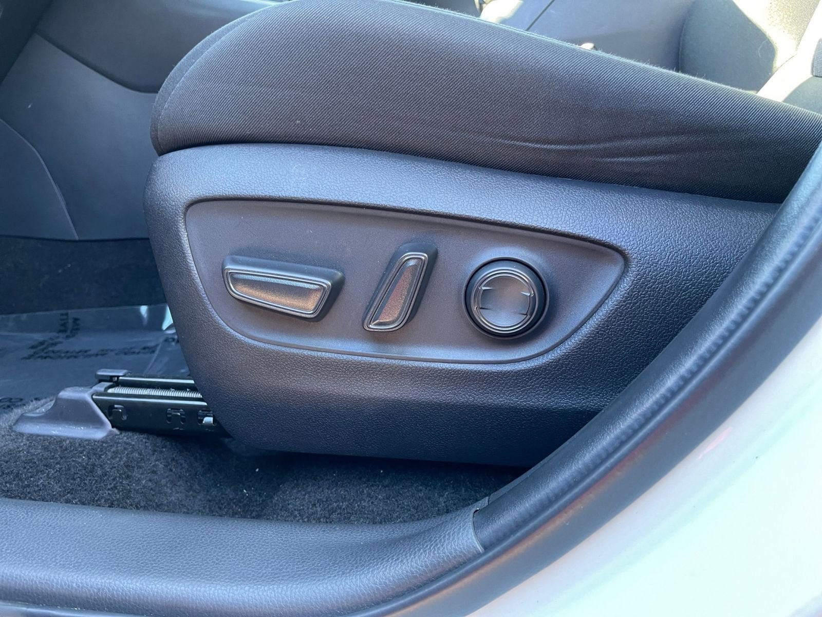 Thumbnail: 2025 Toyota RAV4 - 23