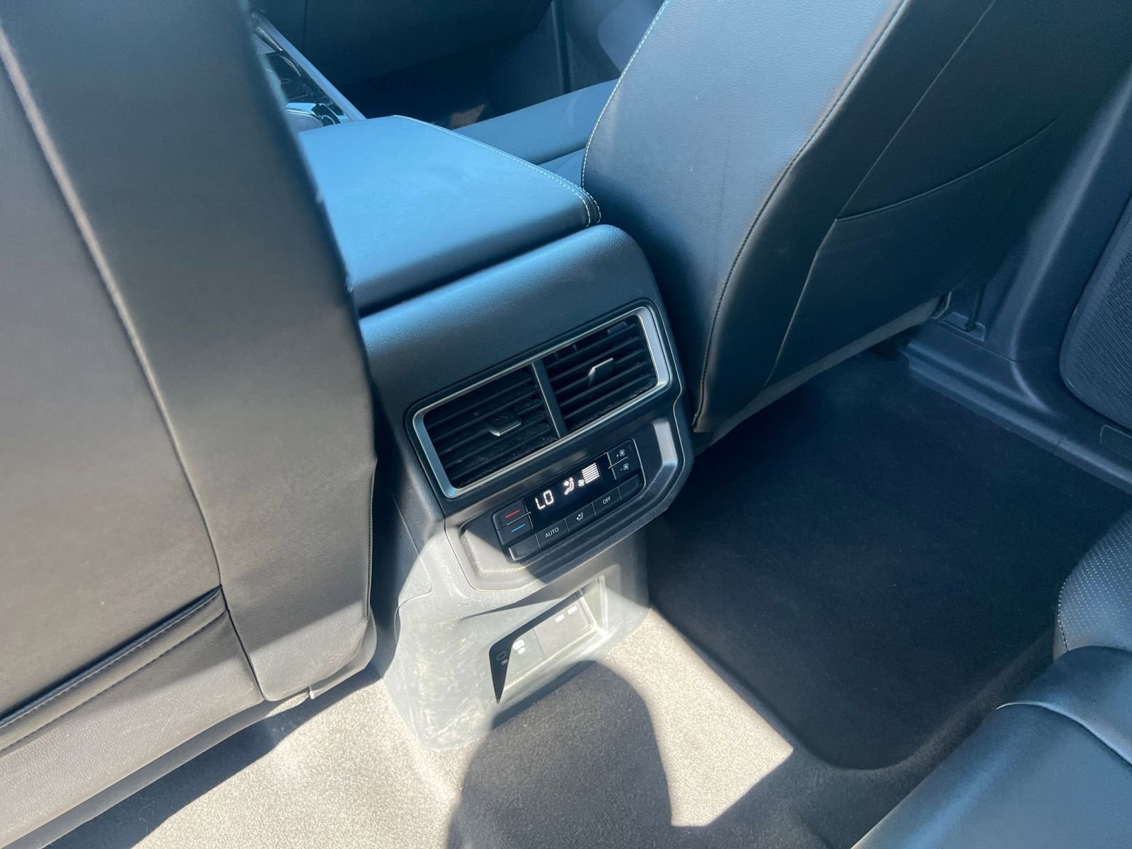 Thumbnail: 2025 Volkswagen Atlas - 25