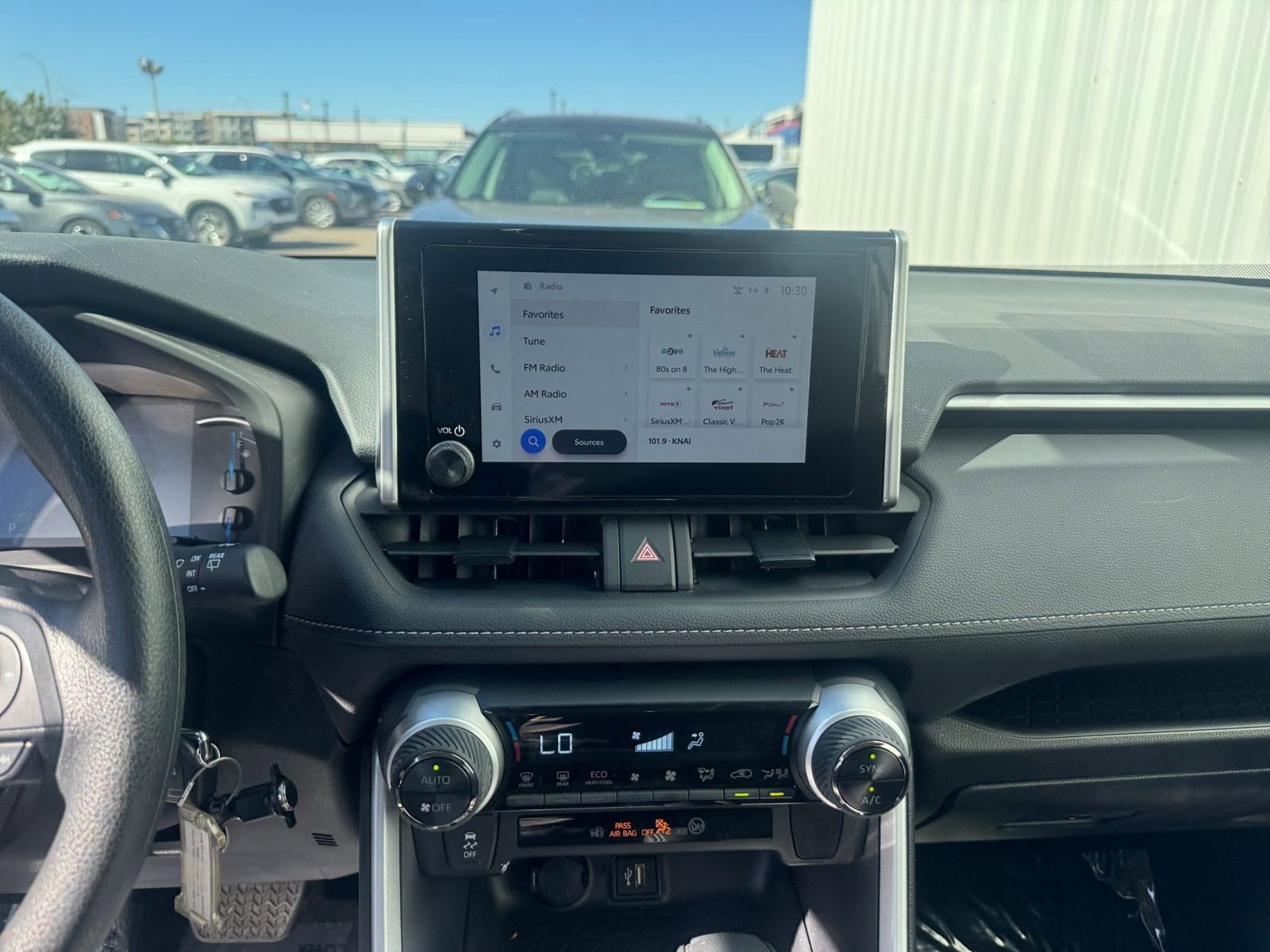 Thumbnail: 2025 Toyota RAV4 - 21