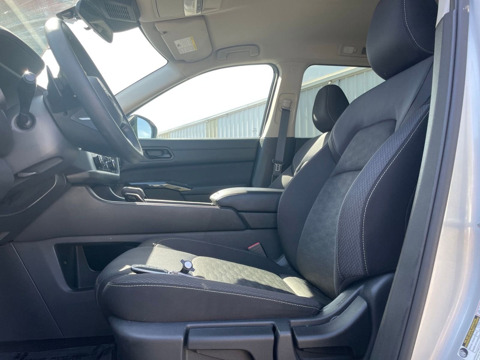 2024 Nissan Pathfinder S 26