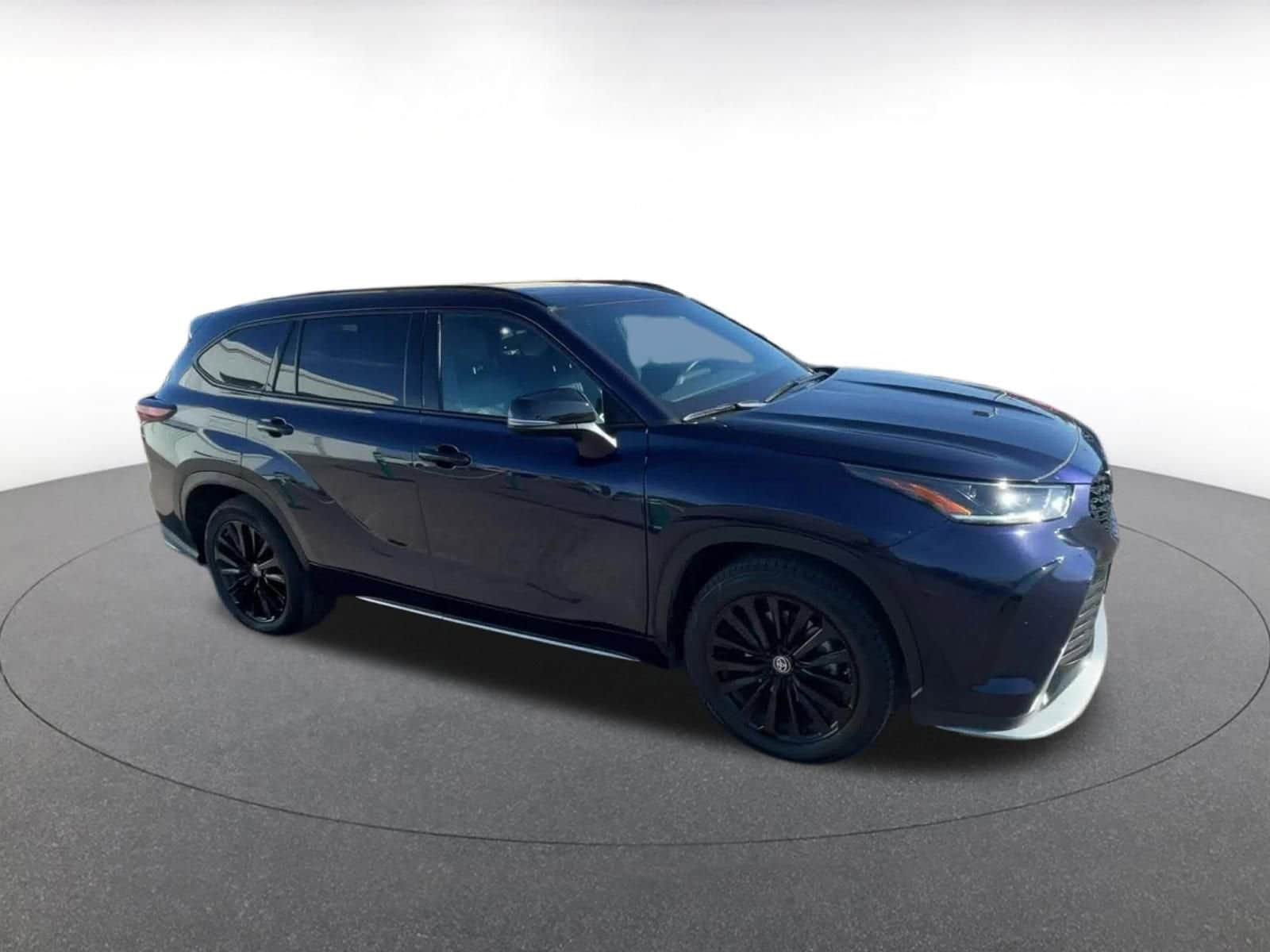 Thumbnail: 2024 Toyota Highlander - 2