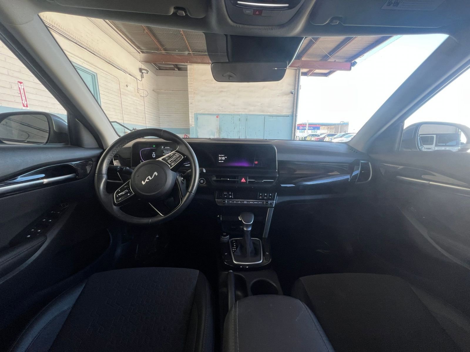 Thumbnail: 2025 Kia Seltos - 33