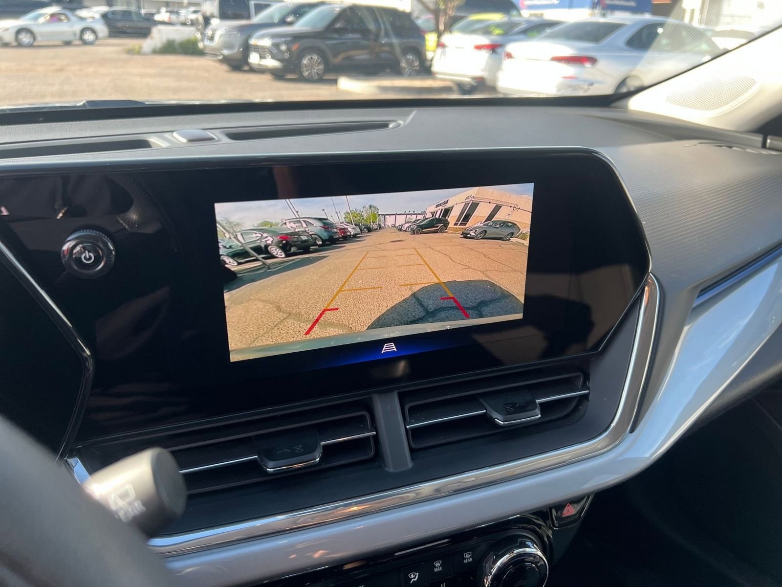 Thumbnail: 2025 Chevrolet Trax - 24