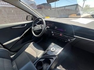 Thumbnail: 2023 Kia Niro - 10
