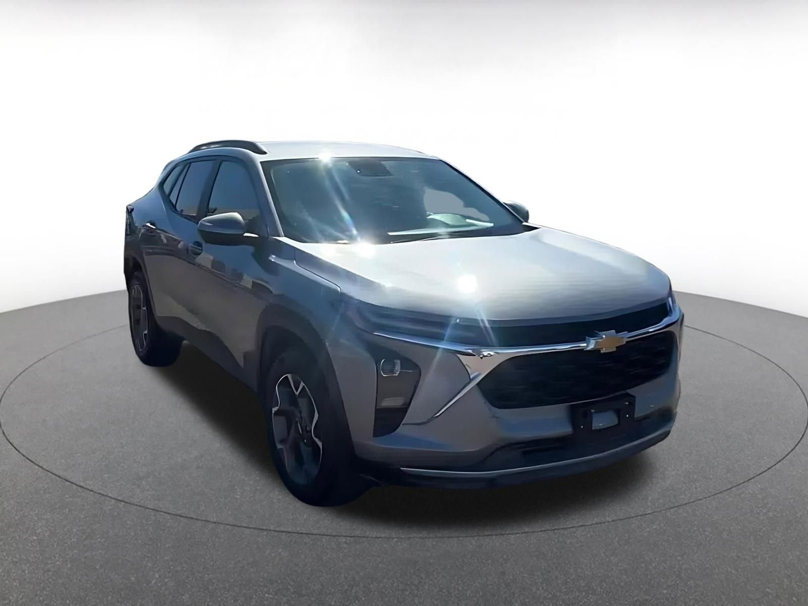 Thumbnail: 2025 Chevrolet Trax - 3