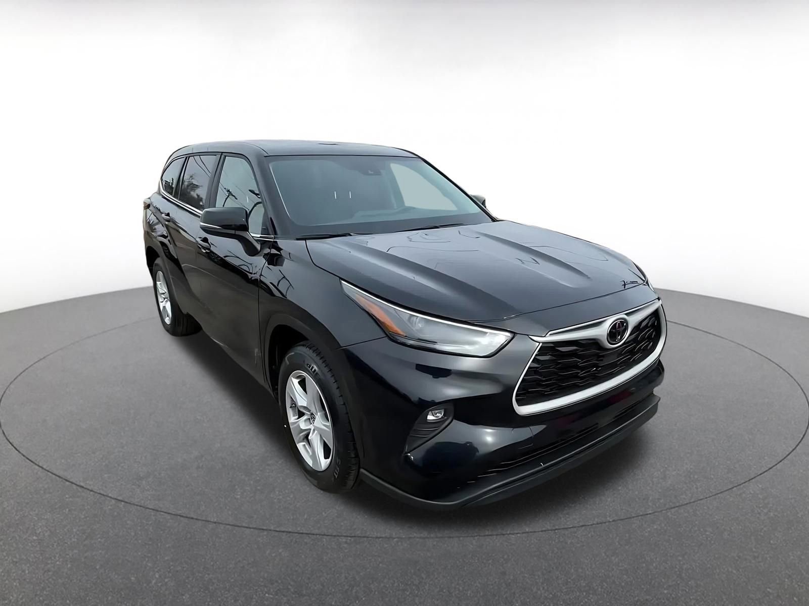 Thumbnail: 2025 Toyota Highlander - 3