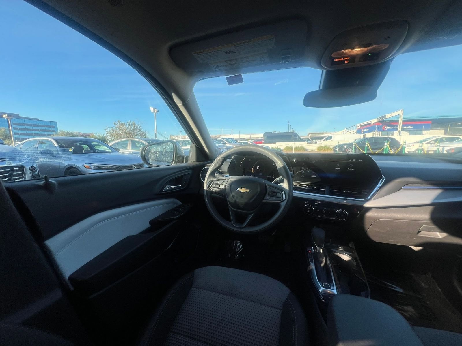 Thumbnail: 2025 Chevrolet Trax - 34