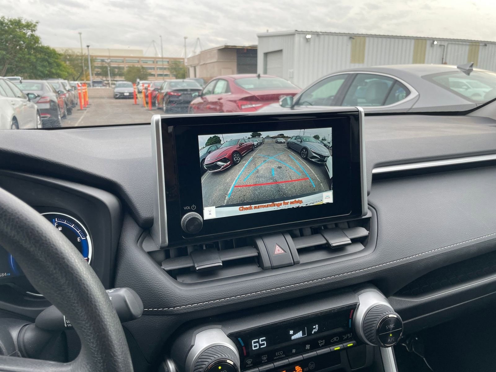 Thumbnail: 2025 Toyota RAV4 - 17