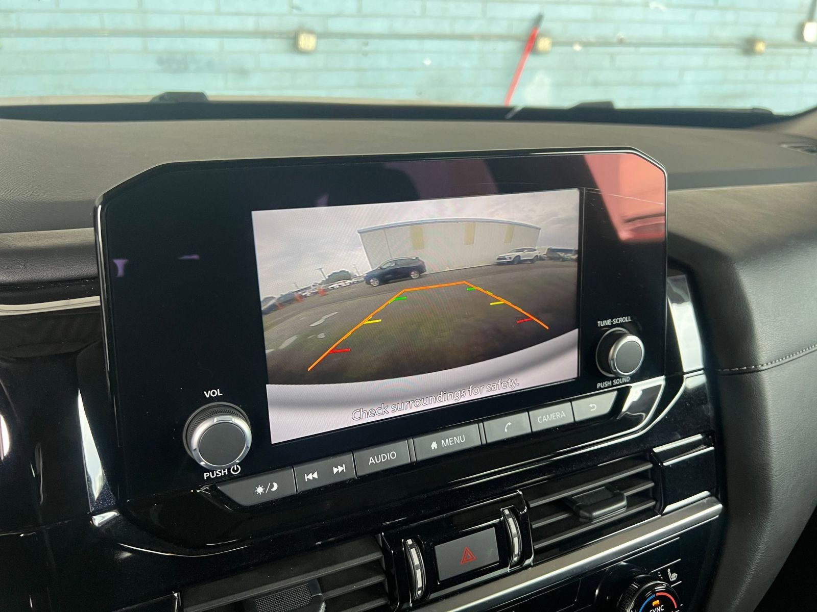 Thumbnail: 2025 Nissan Pathfinder - 25