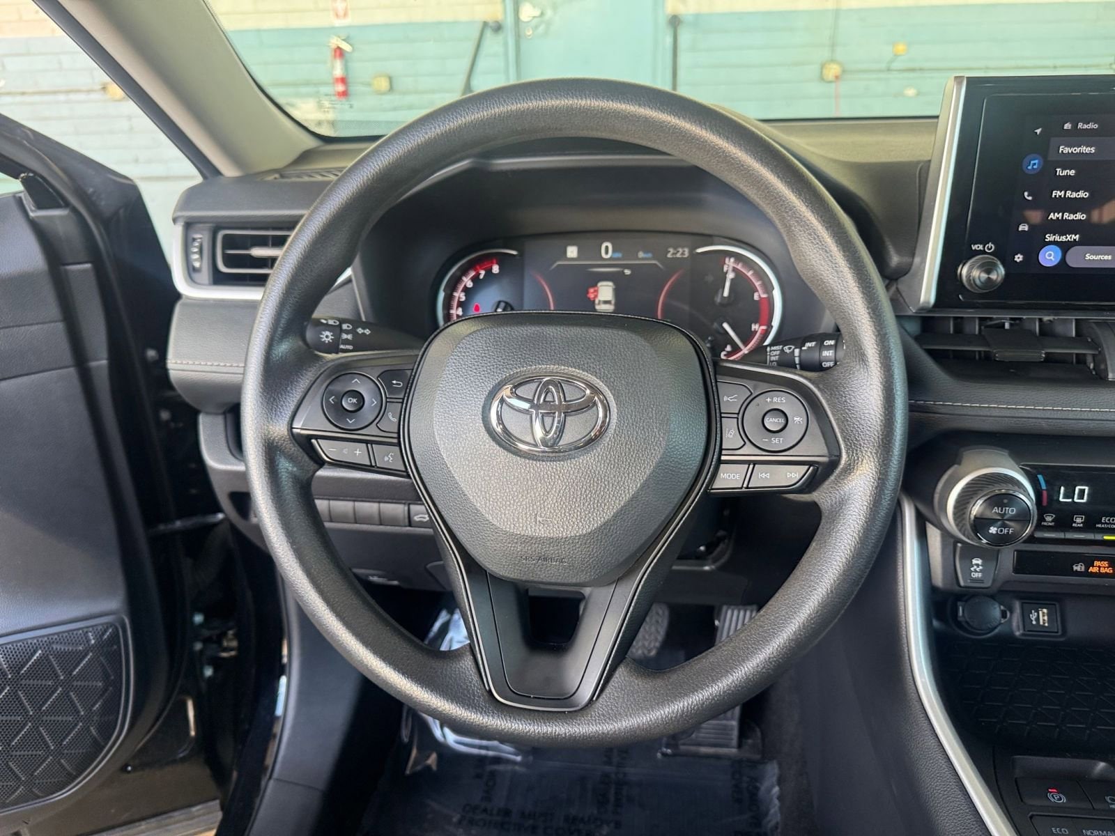 Thumbnail: 2025 Toyota RAV4 - 28