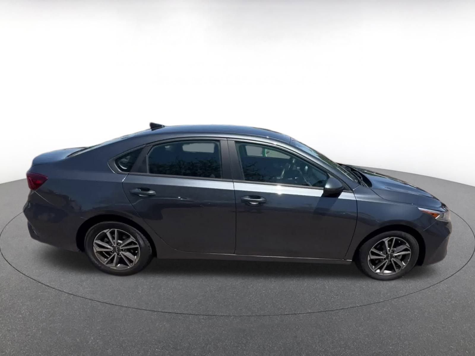 Thumbnail: 2023 Kia Forte - 16