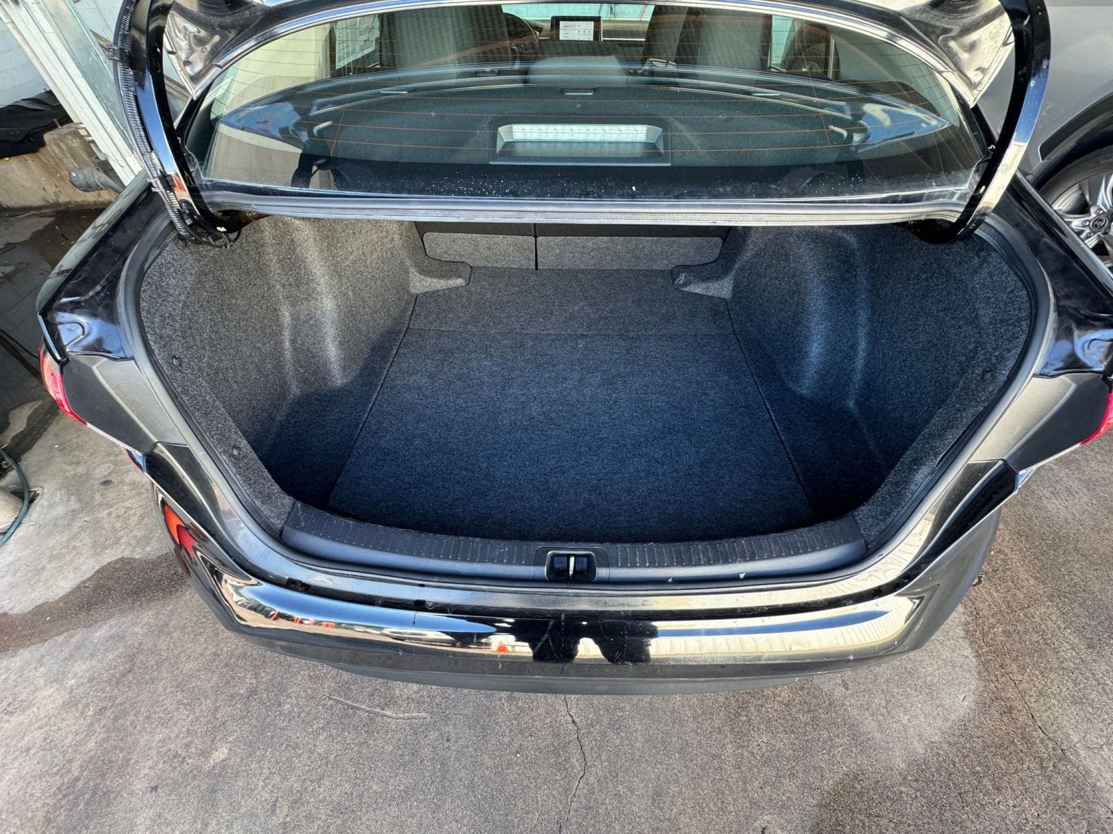 Thumbnail: 2025 Toyota Corolla - 30