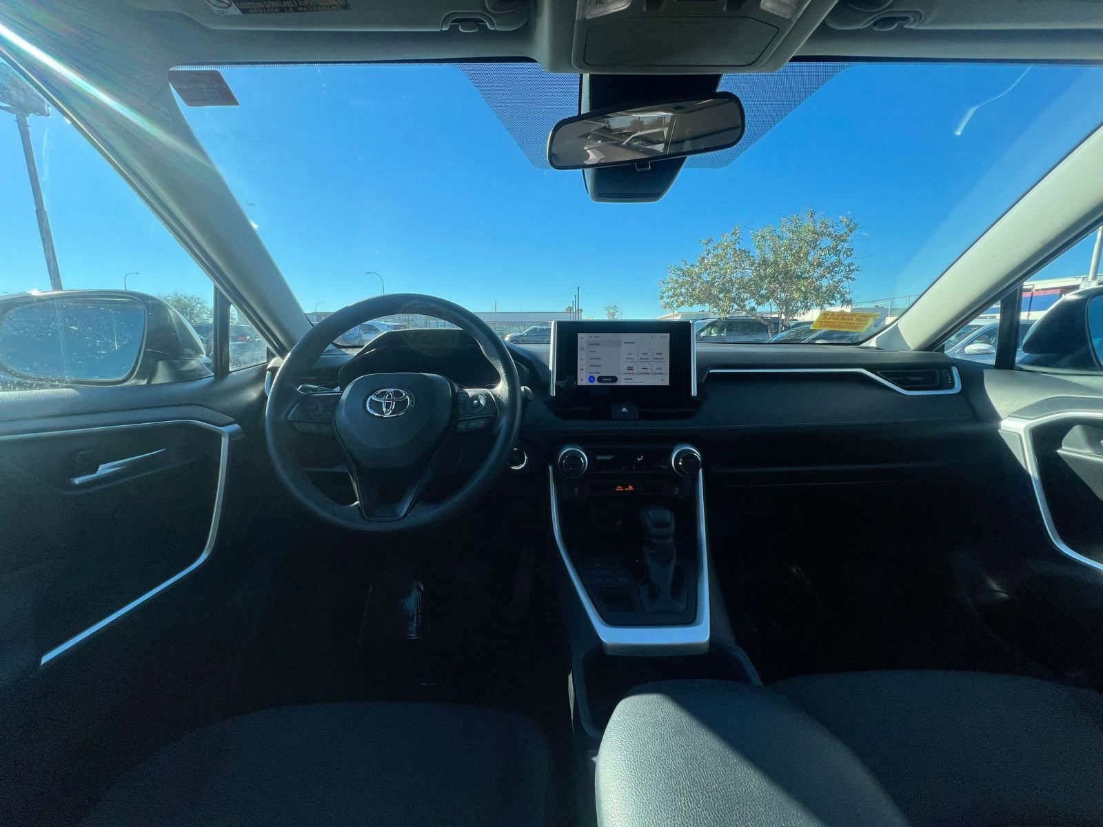 Thumbnail: 2025 Toyota RAV4 - 33