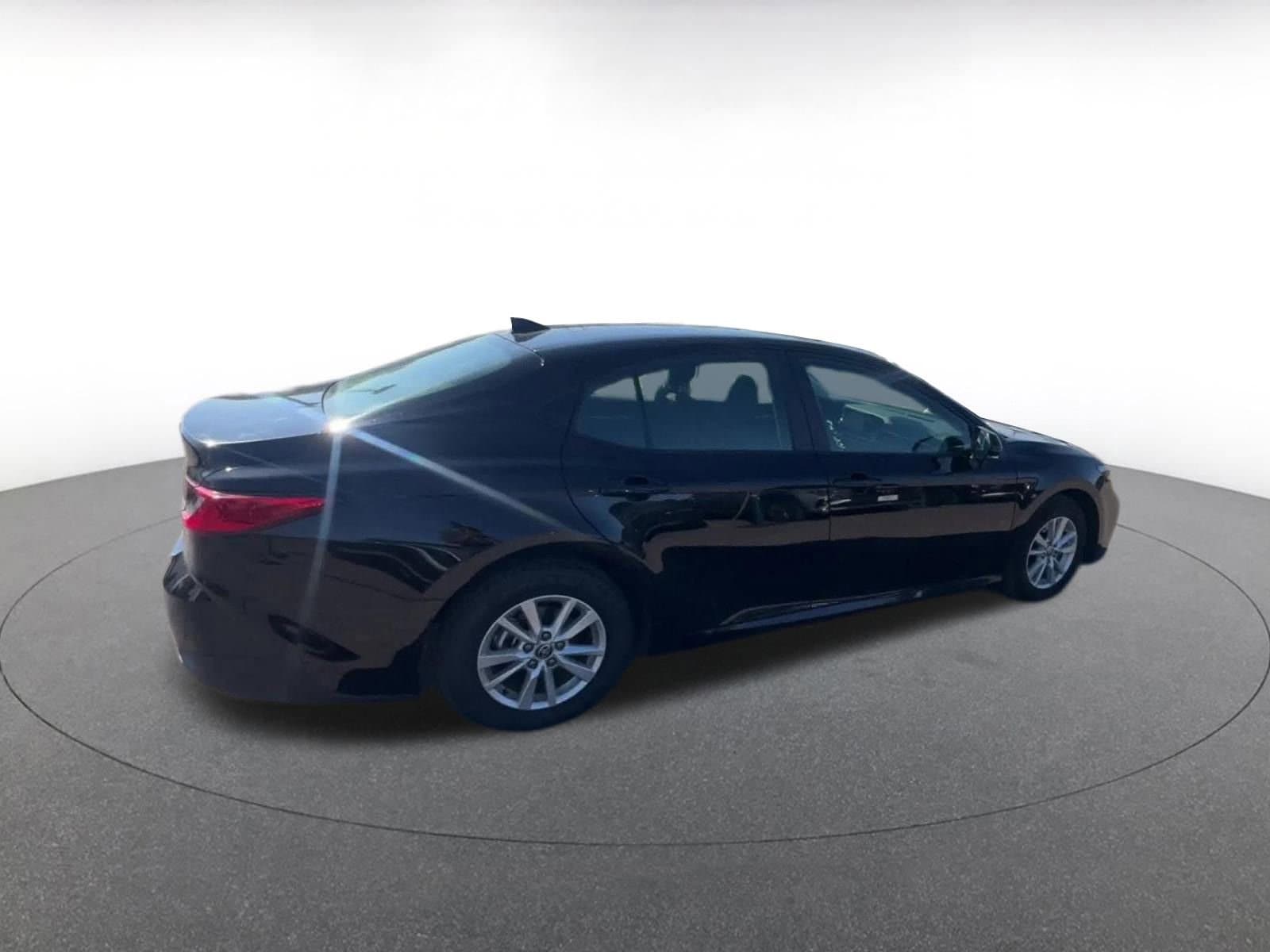 Thumbnail: 2025 Toyota Camry - 15