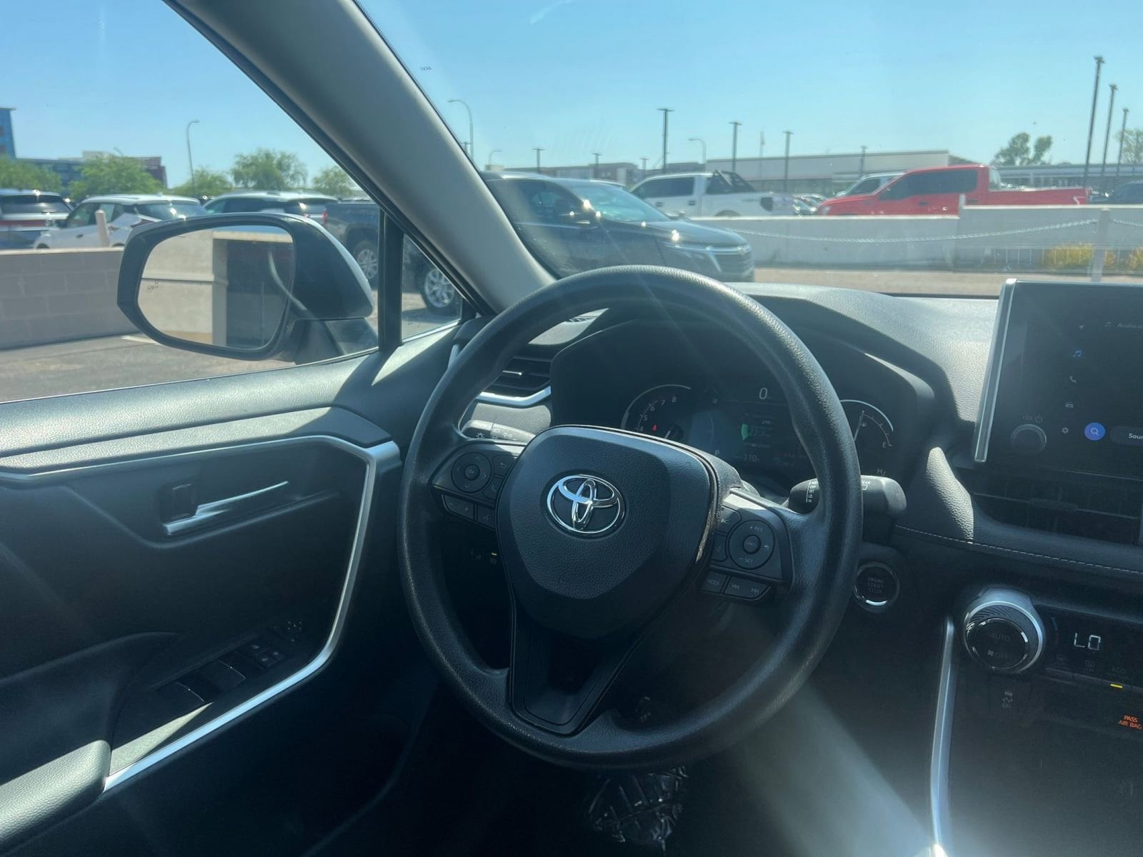 2024 Toyota RAV4 XLE 34