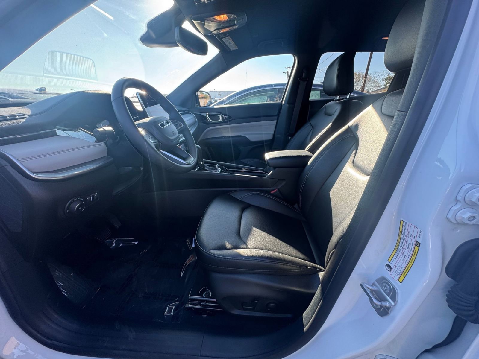 Thumbnail: 2025 Jeep Compass - 27